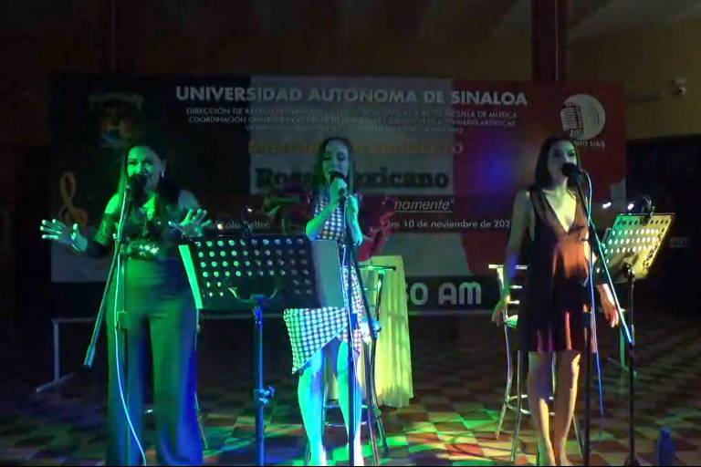 El portal Lola Beltrán, de Radio Universidad, se pintó de Rosa Mexicano