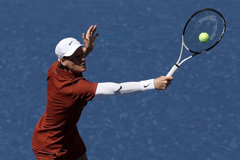 Sinner atropella al checo Kopriva y avanza a segunda ronda