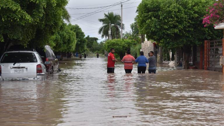 En un recorrido por la zona afectada, Noroeste notó que el nivel del agua alcanzó alrededor de un metro de altura en varias casas.