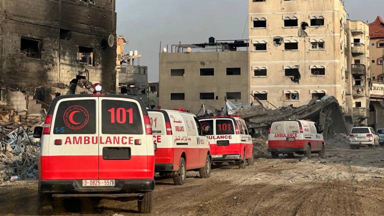 Bloquea Israel convoy que evacuaba heridos de un hospital bombardeado en Gaza