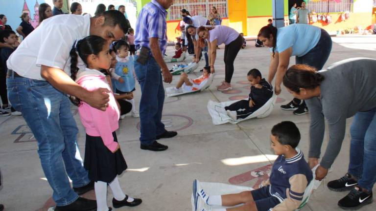 Promueve la Usaer valores entre juegos en jardín de niños de Rosario