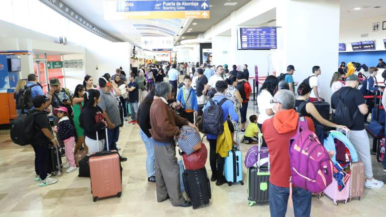 Registra Aeropuerto de Mazatlán fuerte movimiento en vuelos nacionales e internacionales