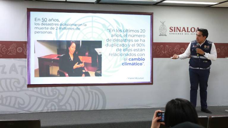 Al principio del evento, Roy Navarrete Cuevas habló sobre la importancia de promover la seguridad.