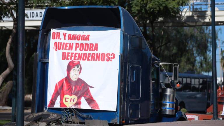 Operadores de transporte de carga en León para denuncian la inseguridad que viven en las carreteras federales, donde se registran robos, secuestros y tiroteos a diario.