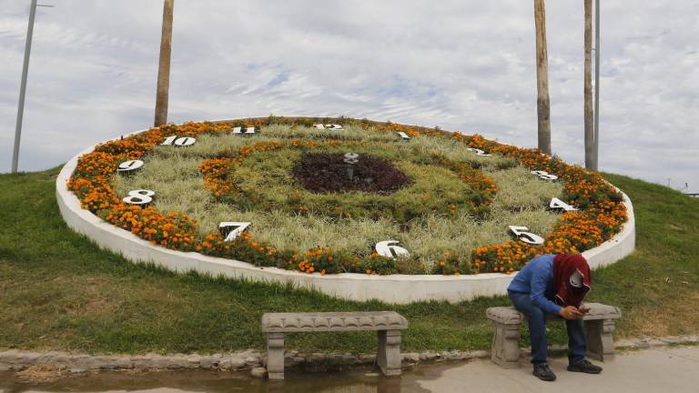 El “emblema” inaugurado por durante la administración de Juan de Dios Gámez Mendívil ya no tiene manecillas.