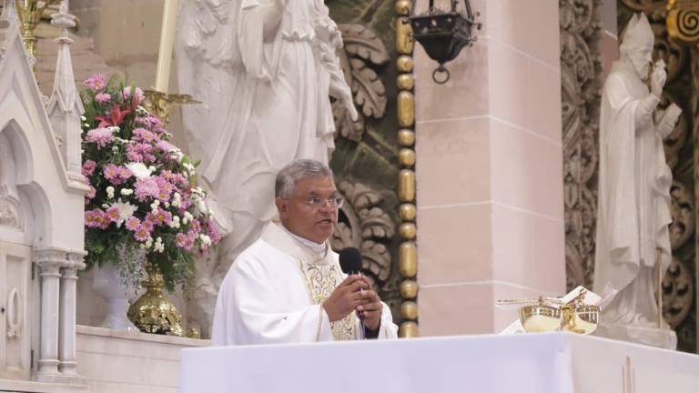 Padre Jaime Aguilar Martínez, Vicario General de la Diócesis de Mazatlán.