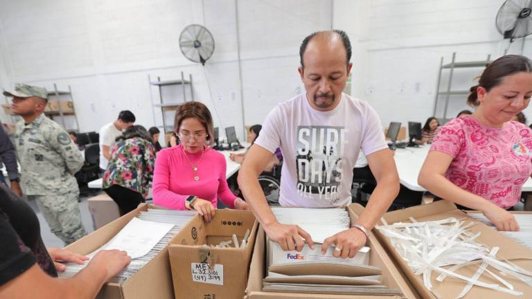 Más de 317 millones de boletas correspondientes a las elecciones federales serán repartidas a 300 distritos del País.
