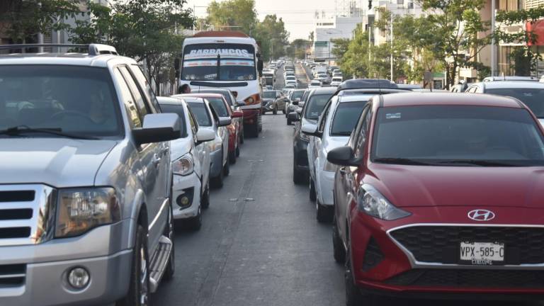 Culiacán tiene 51% más carros que hace 10 años, registra Vialidad y Transportes