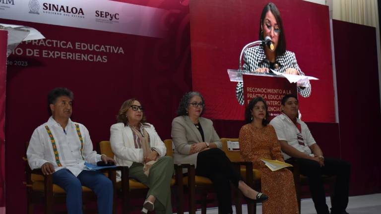 Maestros del País se reunieron en el evento ‘Reconocimiento a la práctica educativa foro de intercambio de experiencias’.