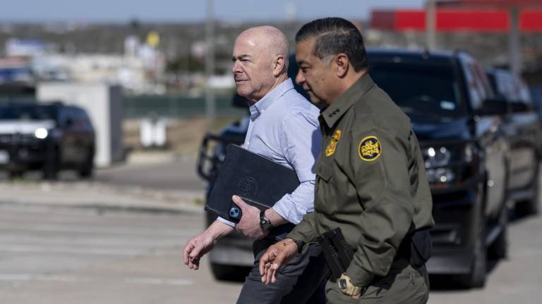 Alejandro Mayorkas no fue sometido a juicio político por el tema de la crisis migratoria en la frontera con México.