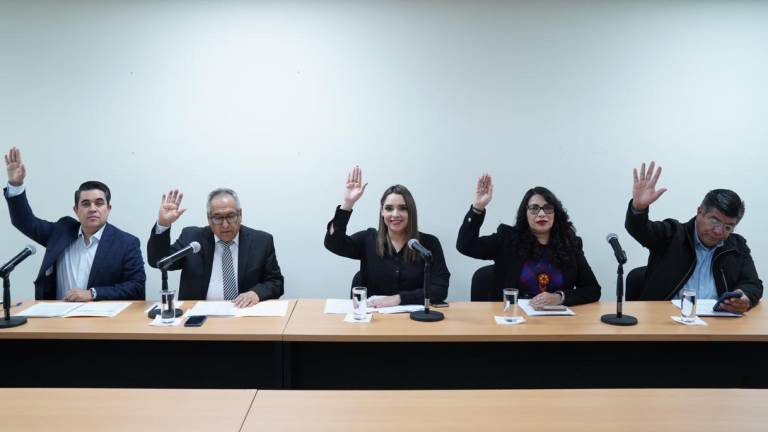 La Comisión de Puntos Constitucionales y Gobernación del Congreso del Estado de Sinaloa votó este lunes la ley de Revocación de Mandato en Sinaloa.