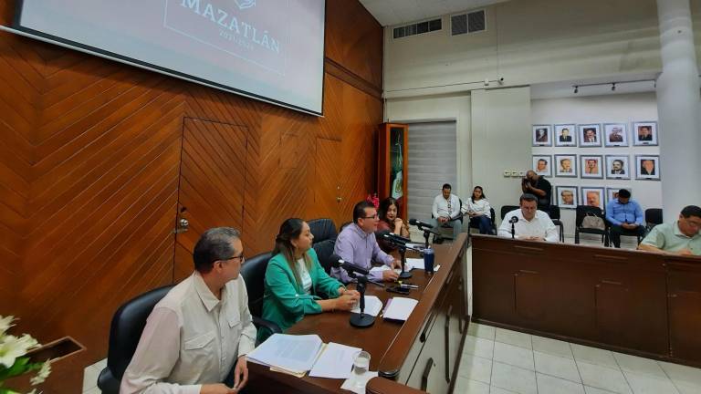 El Diputado Feliciano Castro Melendrez indicó que valdría la pena plantearse un festival para que se generen procesos para que la cultura, la poesía y el canto estén en las colonias populares.