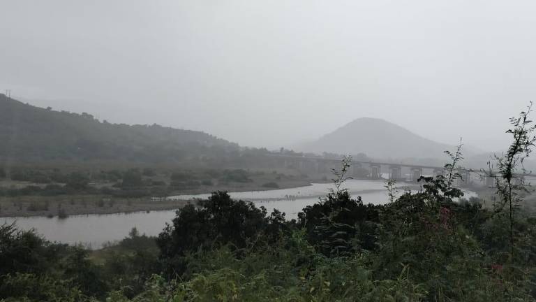 Tras las lluvias de ‘Norma’, el río Baluarte ha incrementado sus niveles.
