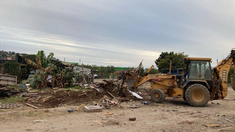 Esta demolición inició hace una semana y hasta las 18:00 horas de este lunes se habían derribado cerca de 10 casas.