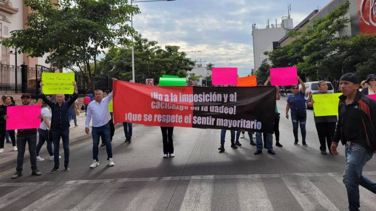 ‘¡Fuera Sylvia Paz!’, trabajadores de la UAdeO se manifiestan en calles de Culiacán