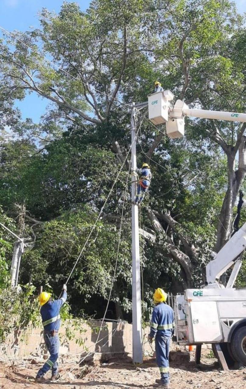 $!Restablece CFE servicio de energía en Jalisco, y avanza en Nayarit y Sinaloa tras paso de ‘Roslyn’