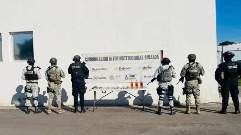 Objetos ilícitos fueron asegurados durante una revisión en el Centro Penitenciario de Aguaruto, en Culiacán.