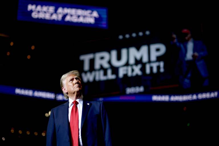 Trump amenaza a Sheinbaum con imponer 25% de aranceles a exportaciones mexicanas