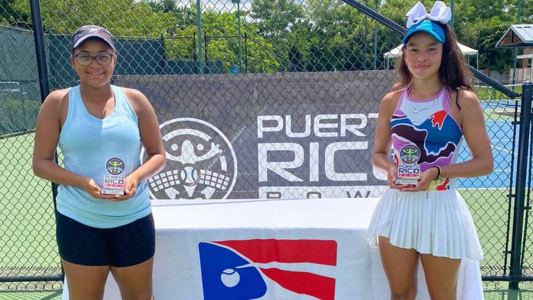 La culiacanense Monserrat Montaño Vall (derecha) se quedó con el Torneo Internacional de Tenis Puerto Rico Bowl.