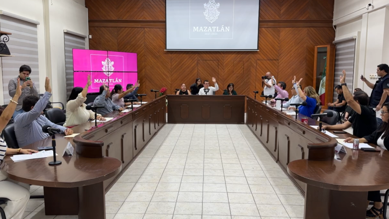 El Cabildo de Mazatlán aprobó autorizar al Gobierno Municipal solicitar un préstamo al Gobierno del Estado por 60 millones de pesos.