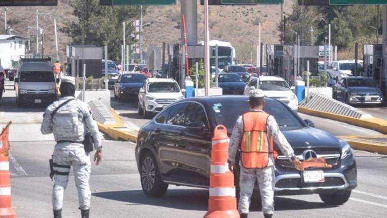 El empresario viajaba con su esposa e hijo, cuando pasaban por la Autopista del Sol y fueron interceptados por hombres armados.