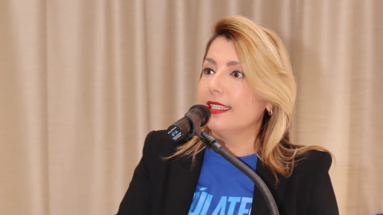 Roxana Rubio Valdez también dejó la puerta abierta a Malova en caso que quisiera regresar a la política.