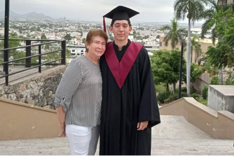 Culmina Benjamín Sánchez Luque su educación media superior