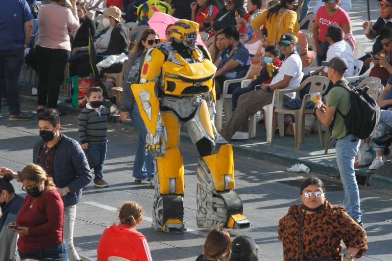 Brilla Maribel Guardia en el Carnaval de Mazatlán