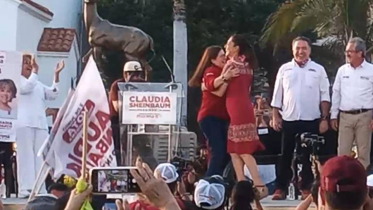 Claudia Sheinbaum se puso a bailar el Corrido de Mazatlán con la candidata al Senado de la República, Imelda Castro.