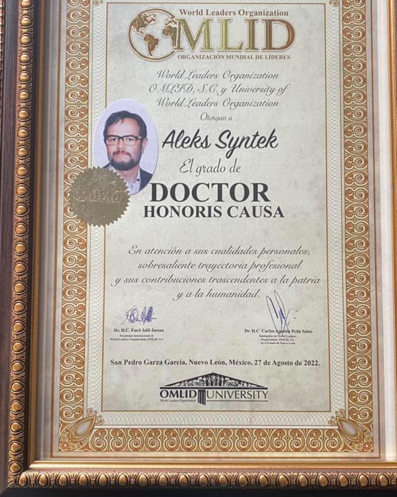 $!Recibe Aleks Syntek Doctorado Honoris Causa por sus ‘contribuciones a la humanidad’