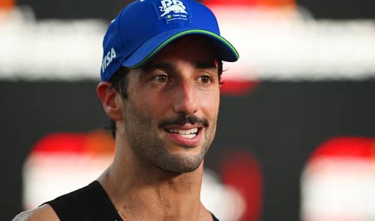 Daniel Ricciardo es cortado por Red Bull