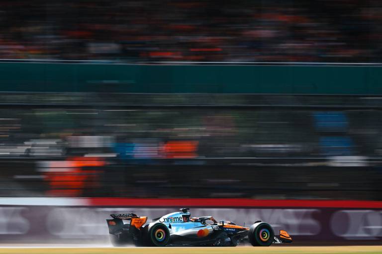 Lando Norris conquista Silverstone y McLaren firma otro 1-2 en una carrera caótica