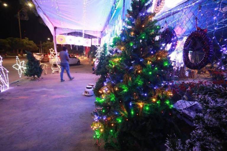 Llama CFE a comprar luces y adornos de calidad y apagarlos de noche