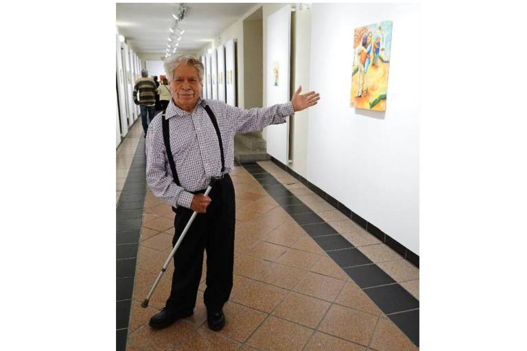 El maestro José Uriarte comparte sus retratos con el público mazatleco