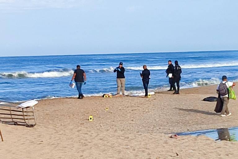 Joven mujer muere ahogada en Playa Brujas en Mazatlán