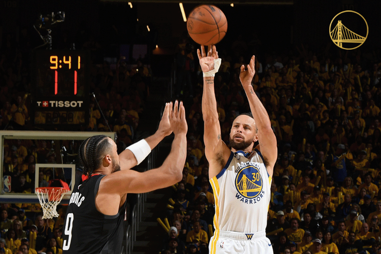 Stephen Curry estará fuera al menos una semana tras lesión en el tendón de la corva