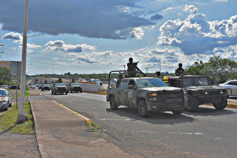 $!A Culiacán arribaron 224 militares y 63 de la Guardia Nacional, la tarde de este sábado.