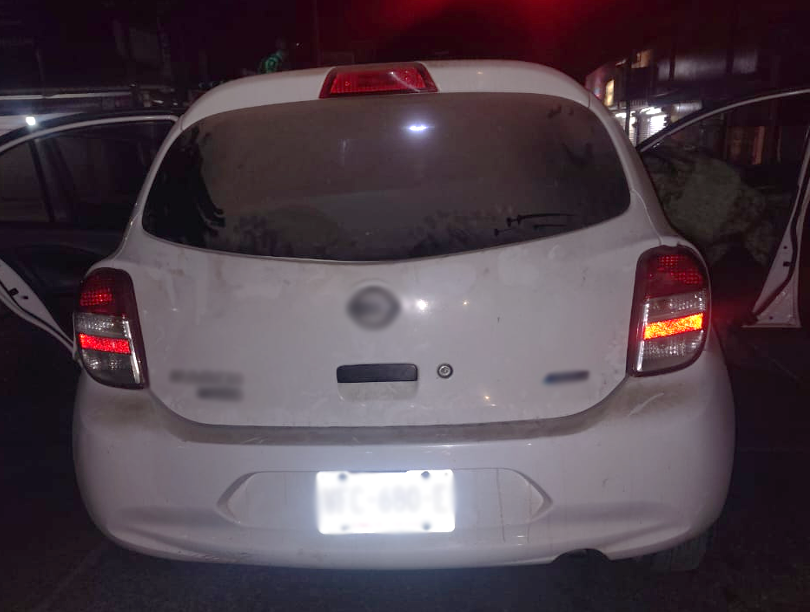 $!Detienen a dos hombres con armas y vehículos robados en Culiacán