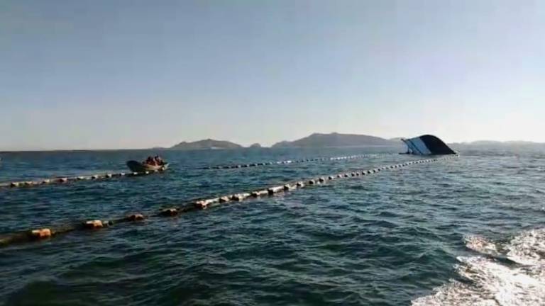 El ferri y el barco camaronero chocaron la madrugada de este miércoles.
