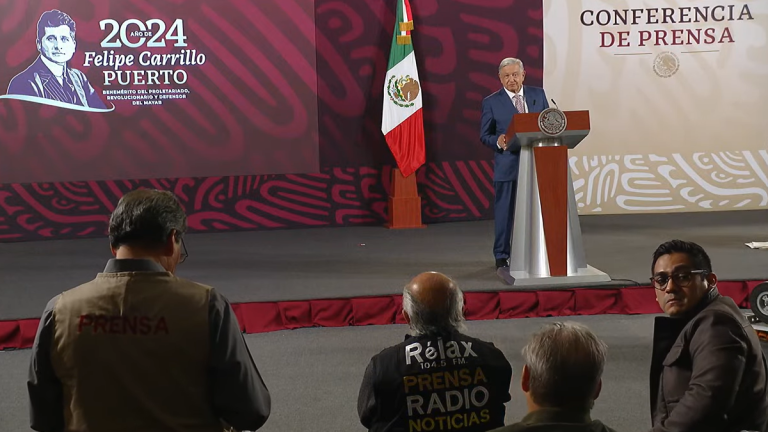 López Obrador insistió en que la acusación del líder de Los Ardillos formaba parte de un “montaje calumnioso” que beneficiaba a la oposición en su contra.