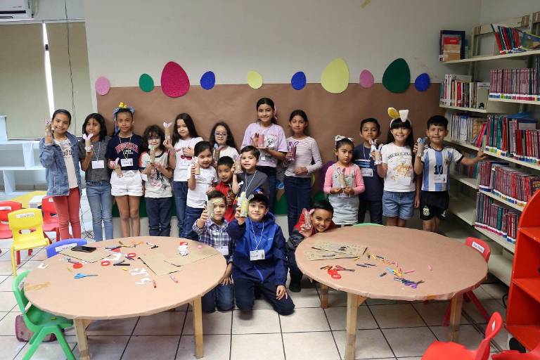 Se sumergen los niños en el mundo de la literatura