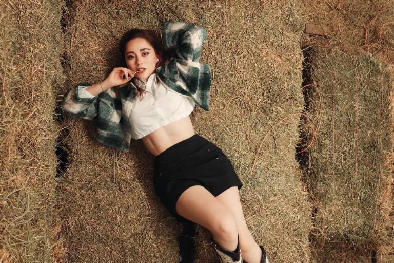 Abrirá Carolina Ross concierto de Carín León en Mazatlán