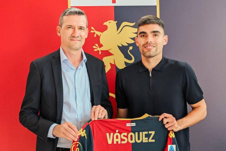 Johan Vásquez renueva con Genoa hasta 2028