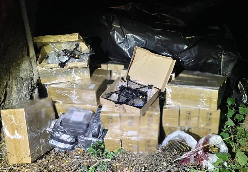$!Incautan fuerzas federales arsenal, drones y vehículo blindado en Rosario y Concordia