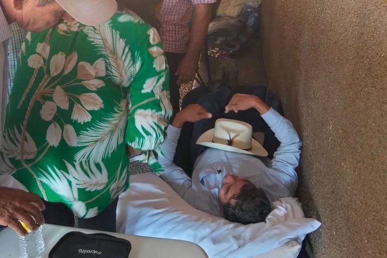 Baltazar Valdez inicia huelga de hambre en Palacio de Gobierno; acusa abandono del campo sinaloense