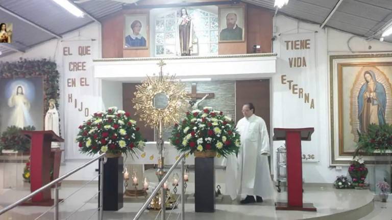 El Padre Ezequiel evoluciona favorablemente, reporta la Parroquia Santa Teresita del Niño Jesús Mazatlán.