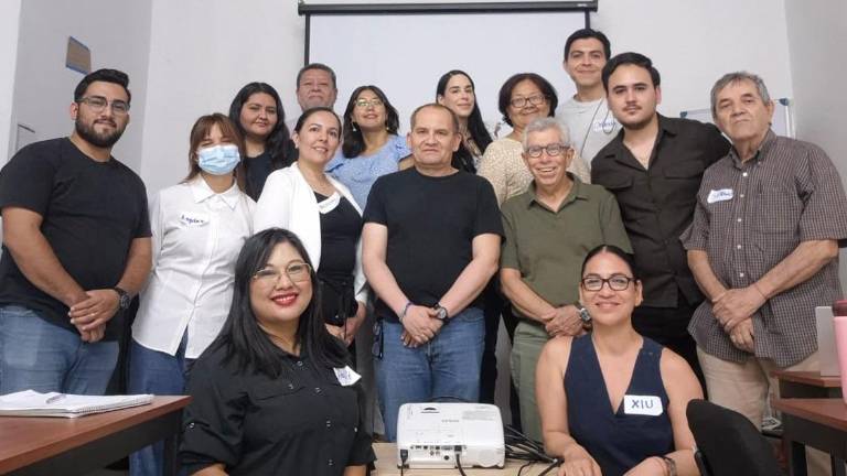 Miguel Alonso Gutiérrez impartió el taller en el Centro Sinaloa de las Artes Centenario.