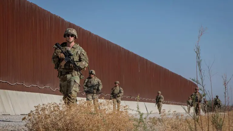 El Gabinete de Seguridad del Gobierno de México afirma que no hay “guerra de drones” en la frontera con Estados Unidos.