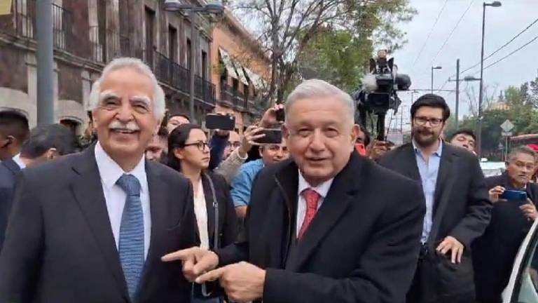 El presidente López Obrador tuvo una reunión con el Consejo Mexicano de Negocios (CMN) en la que se trató la reducción de la jornada laboral.