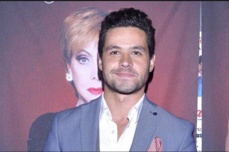 Dan libertad condicional a Eleazar Gómez tras acuerdo con Stephanie Valenzuela